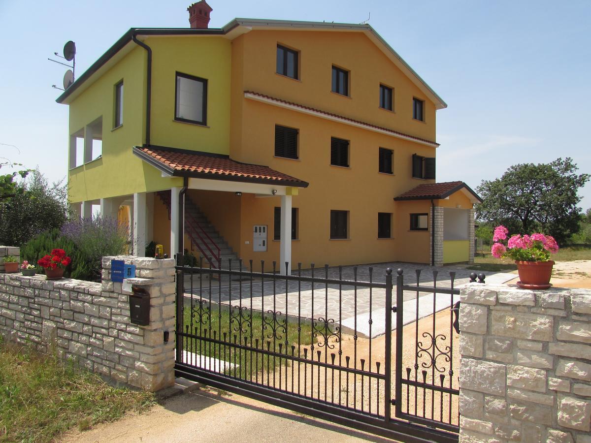 Apartments Goga Умаг Экстерьер фото